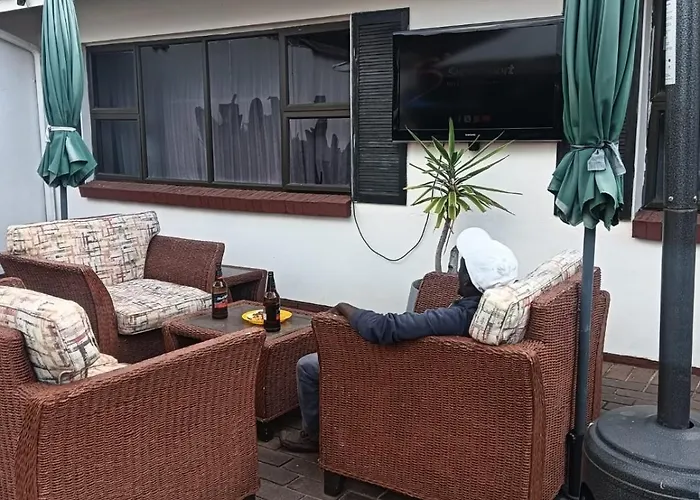 Coty And Reuben'S Guesthouse
